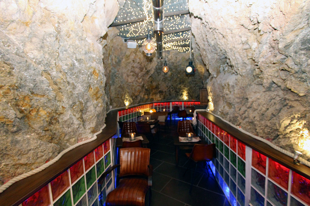 Cantina | La Caverna Wine Bar
